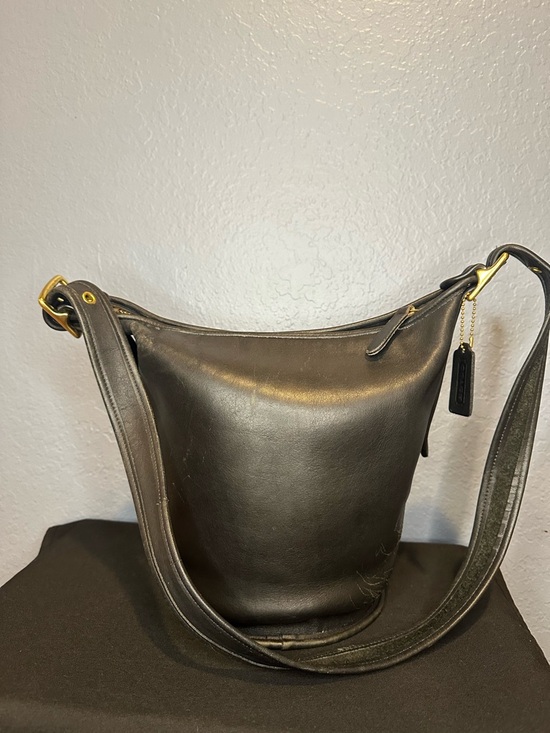 Coach Handbags - 🎩Vintage Coach Helen’s Legacy Duffle Sac 9953 🎩